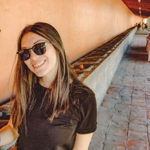 Meet your Posher, Dana